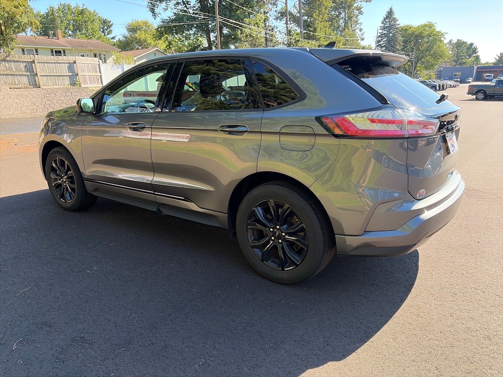 Used 2024 Ford Edge SE SUV