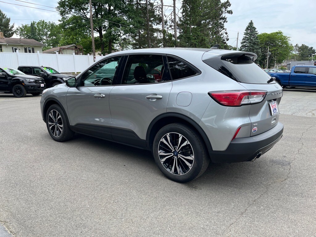2021 Ford Escape SE photo 4