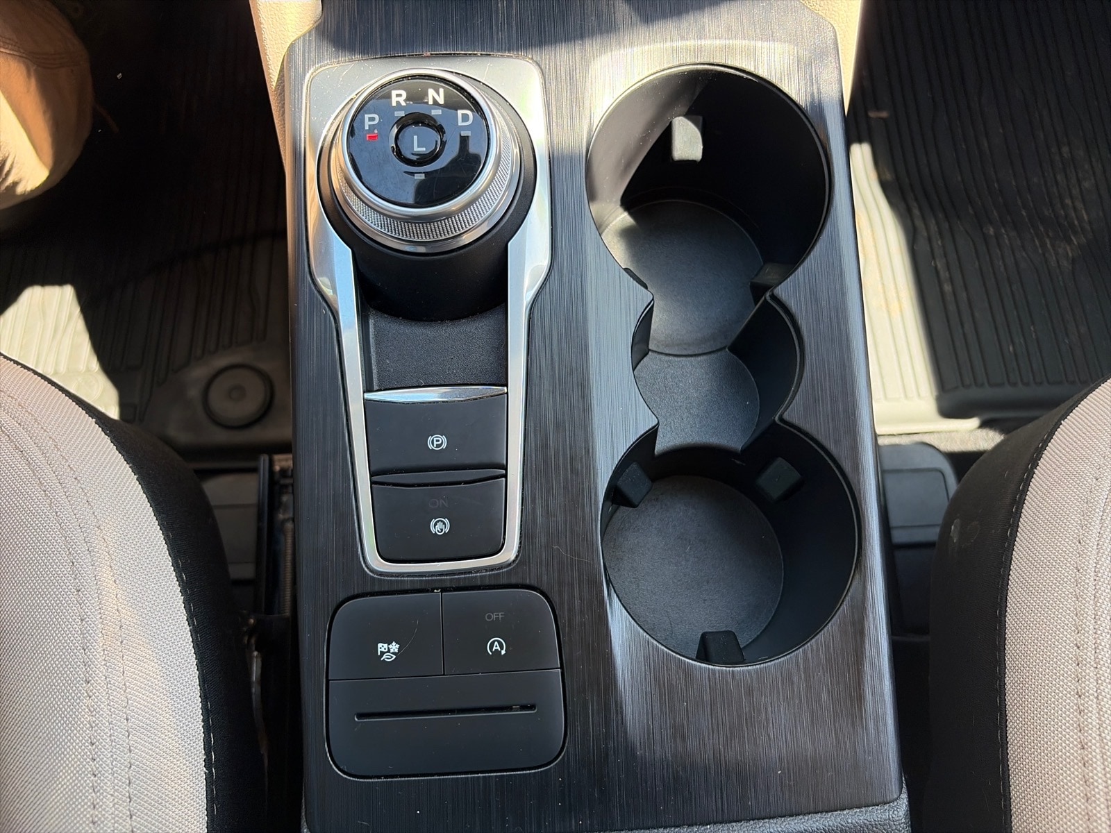 2022 Ford Escape SE - Photo 19