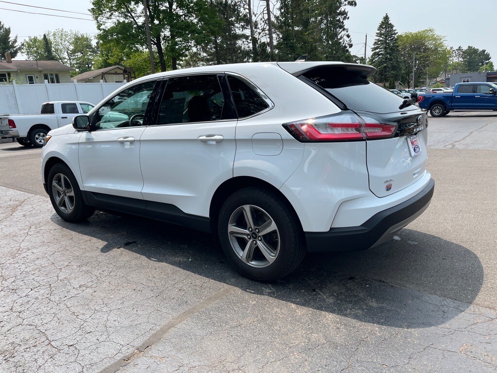 2023 Ford Edge SEL photo 3