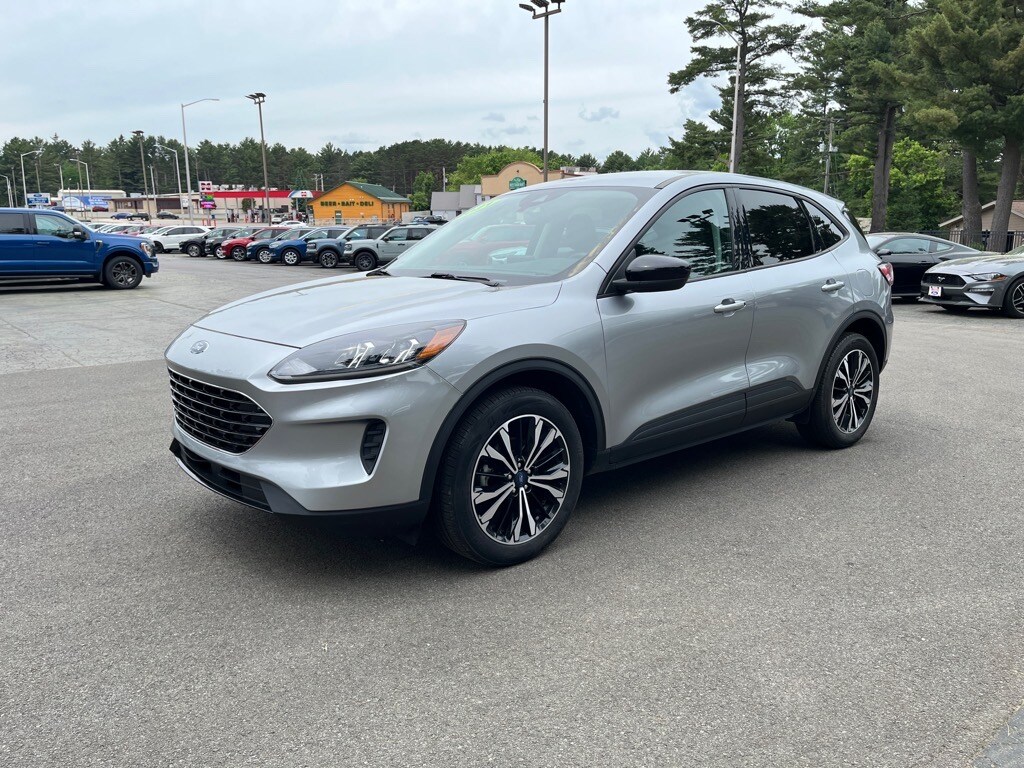 2021 Ford Escape SE photo 3