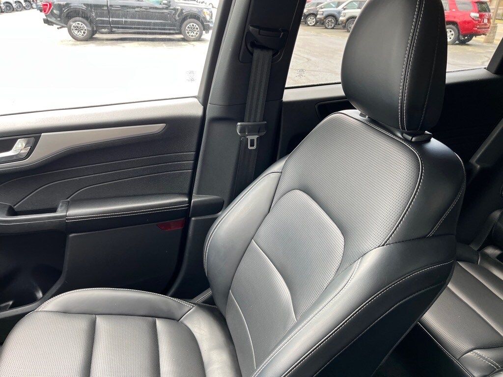 2023 Ford Escape Platinum - Photo 16