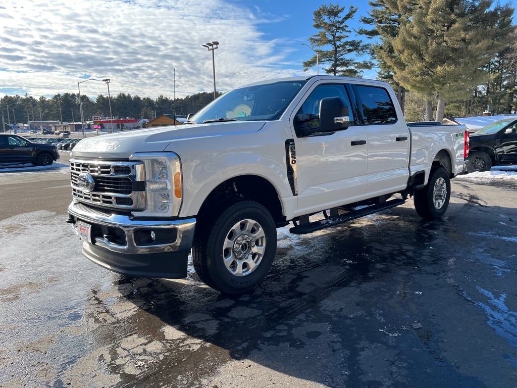 Used 2023 Ford F-350 Super Duty XLT Truck Crew Cab