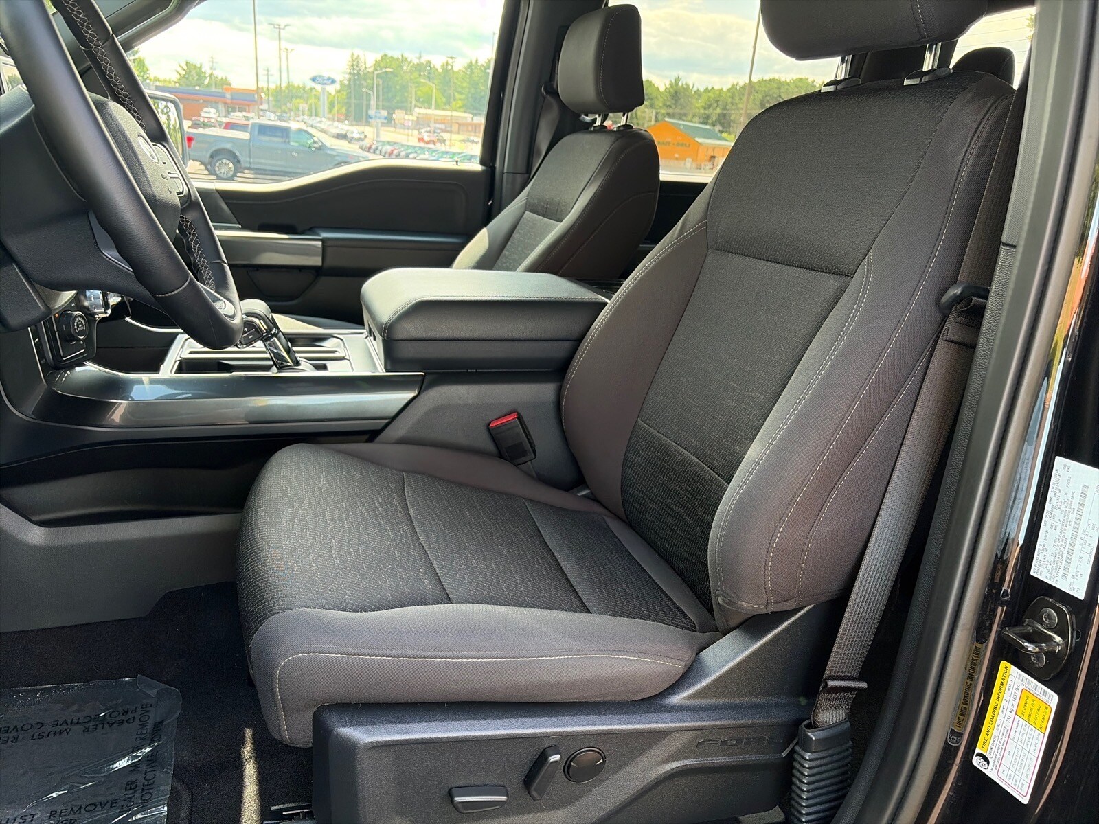 2023 Ford F-150 XLT - Photo 13