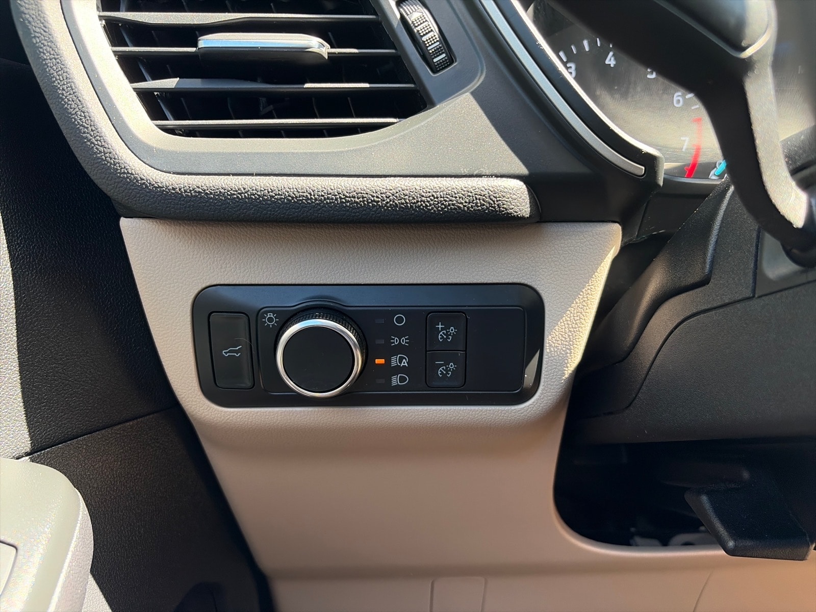 2022 Ford Escape SE - Photo 25