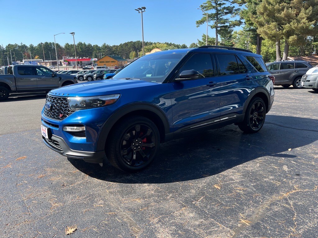 2020 Ford Explorer ST photo 3
