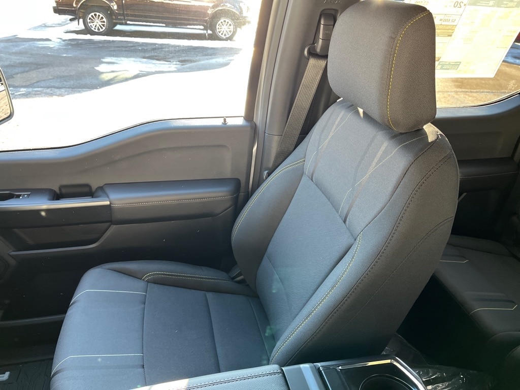 2025 Ford F-150 STX - Photo 17