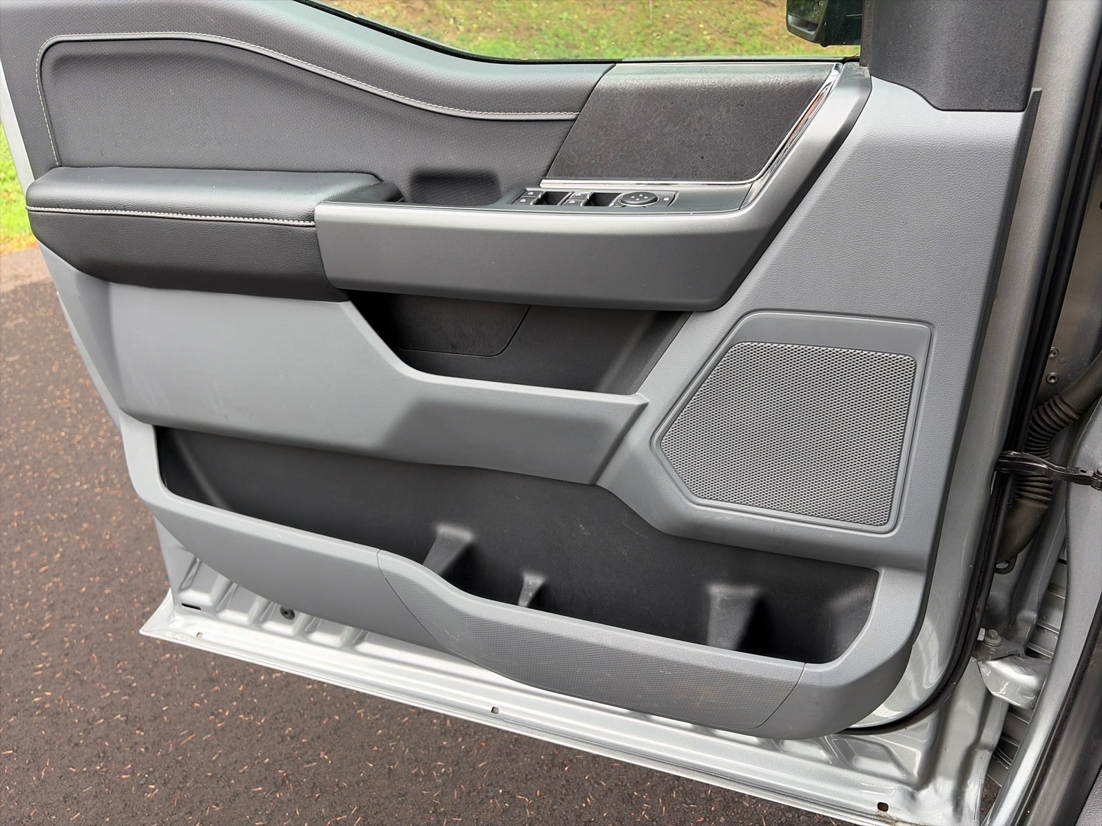 2025 Ford F-150 XLT - Photo 14