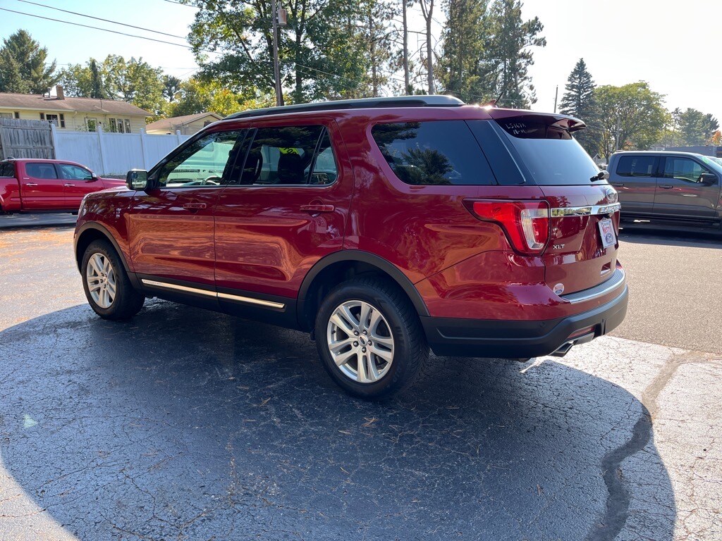 2018 Ford Explorer XLT photo 3
