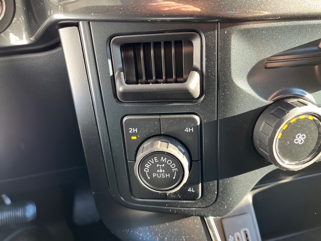 2025 Ford F-150 STX - Photo 22