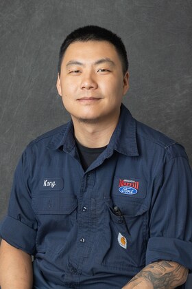 Staff member Kong L. from ID_f642f8