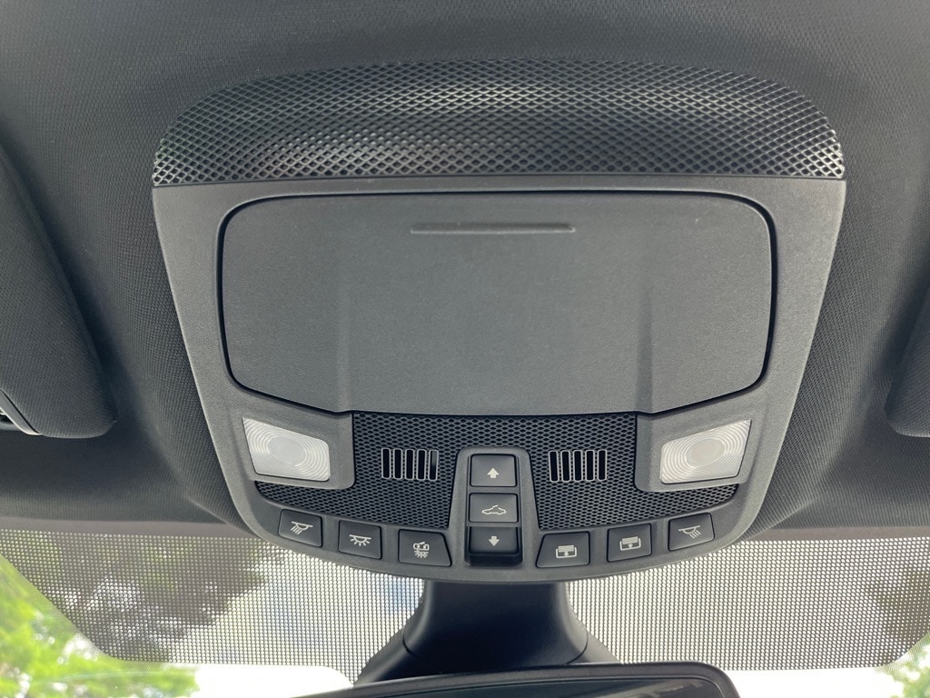2020 Ford Edge Titanium photo 3