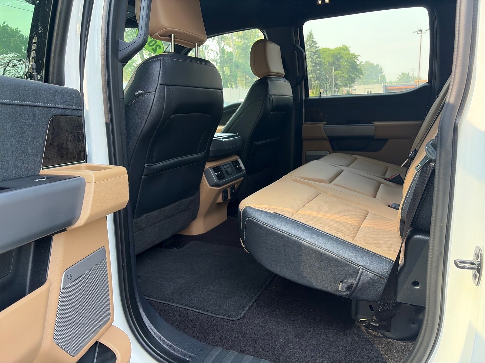 2022 Ford F-150 Lariat - Photo 10