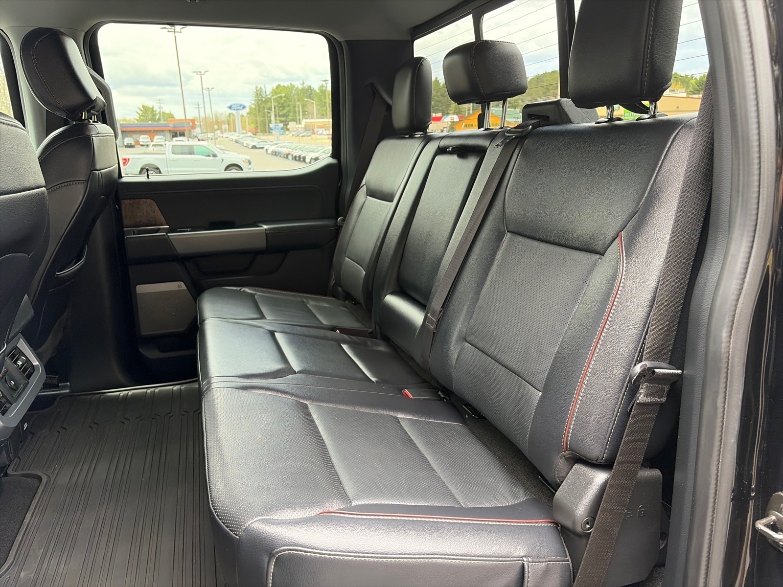2024 Ford F-350 Super Duty Lariat - Photo 11
