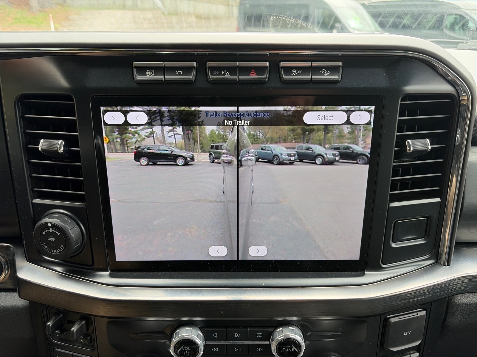 2024 Ford F-350 Super Duty Lariat - Photo 31