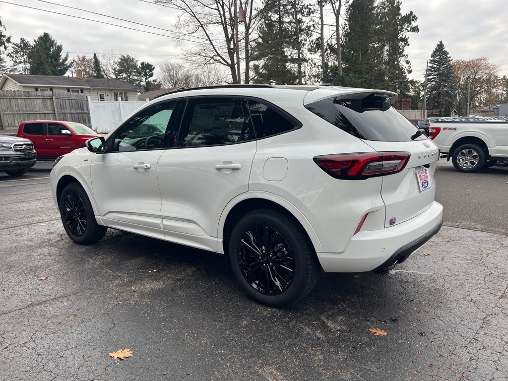 2026 Ford Escape ST-Line Elite photo 4