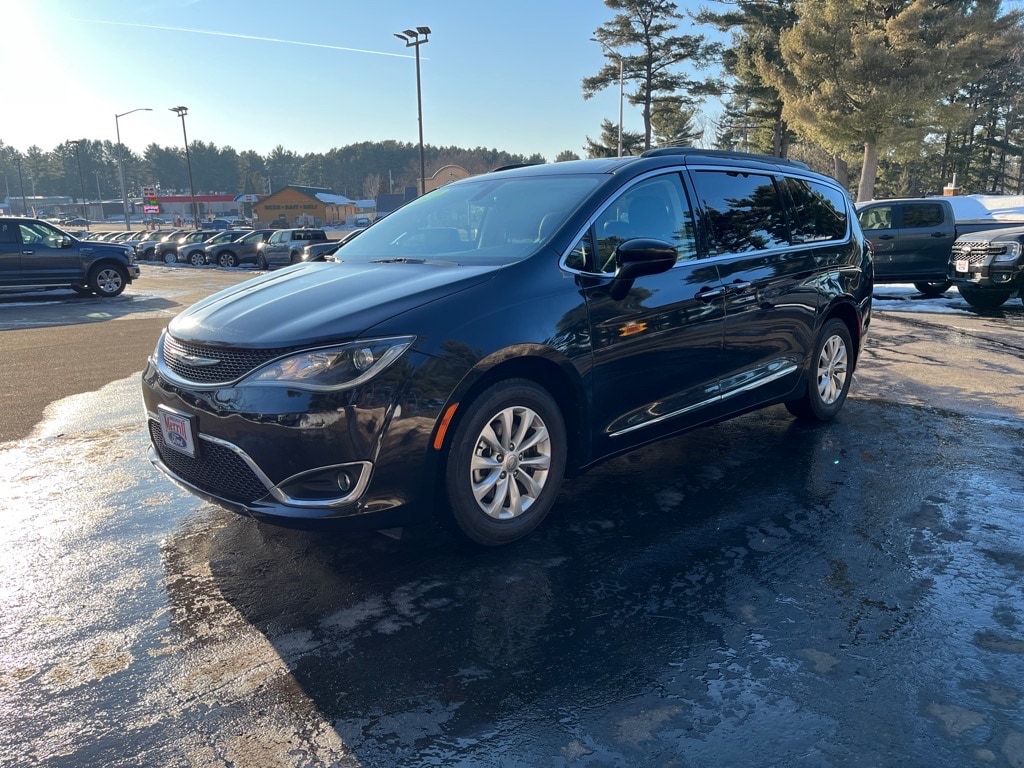 Used 2017 Chrysler Pacifica Touring-L Van