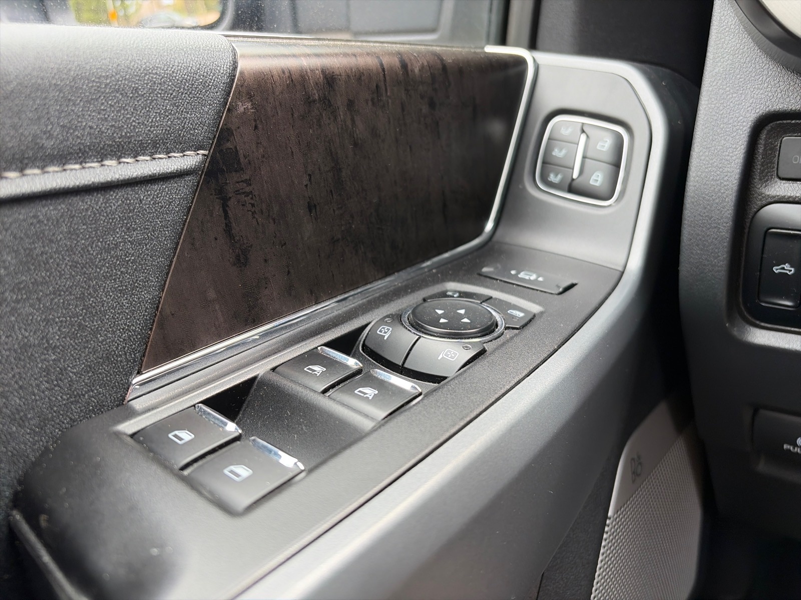 2024 Ford F-350 Super Duty Lariat - Photo 34