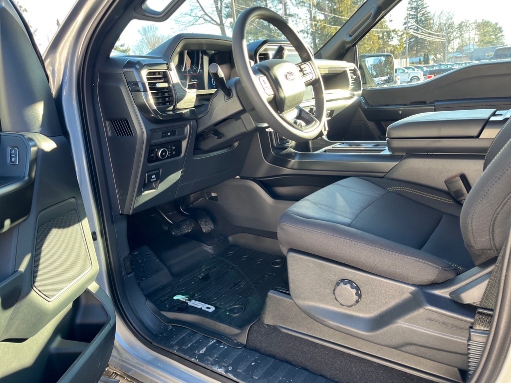 2025 Ford F-150 STX - Photo 9