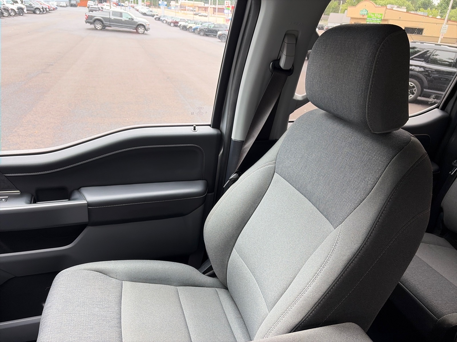 2025 Ford F-150 XLT - Photo 17