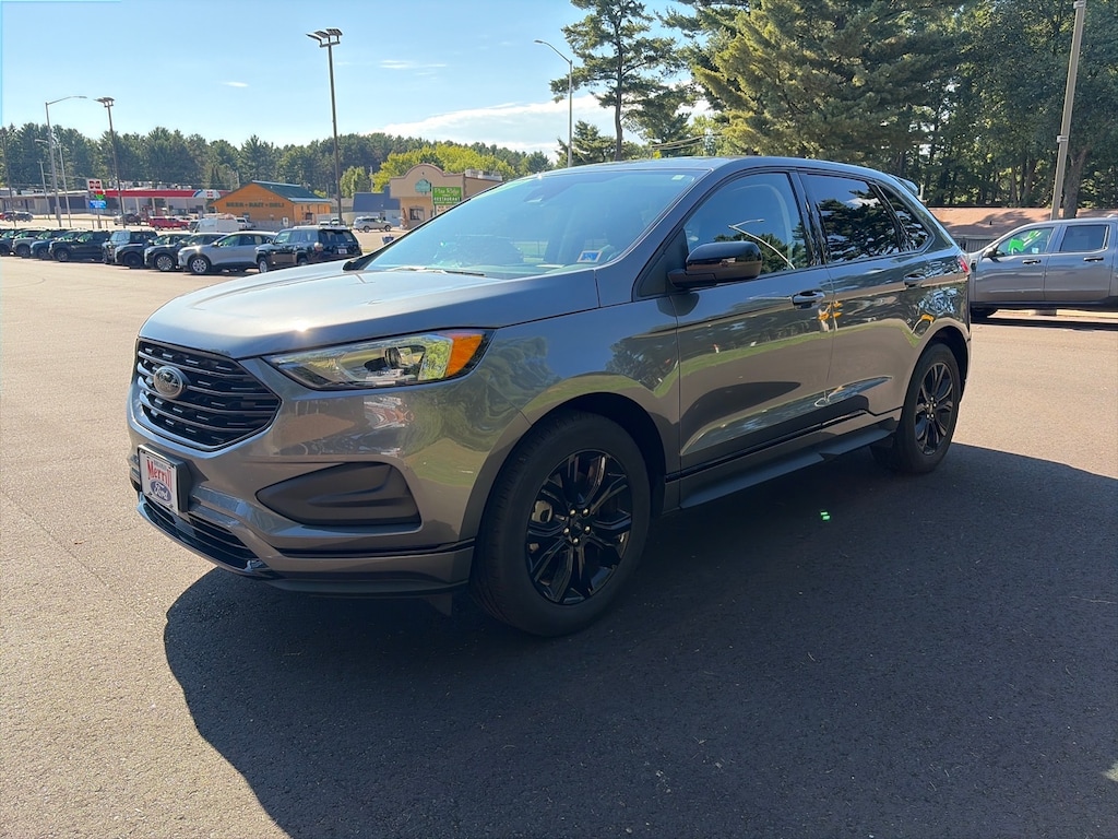Used 2024 Ford Edge SE SUV