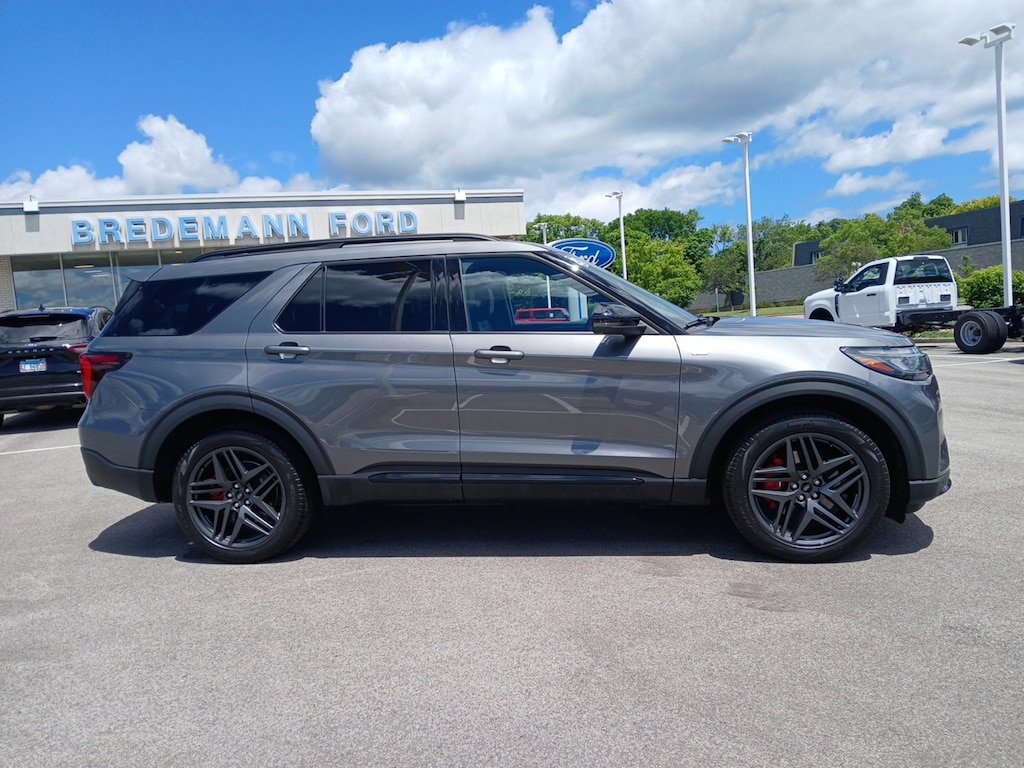 Used 2025 Ford Explorer ST-Line SUV