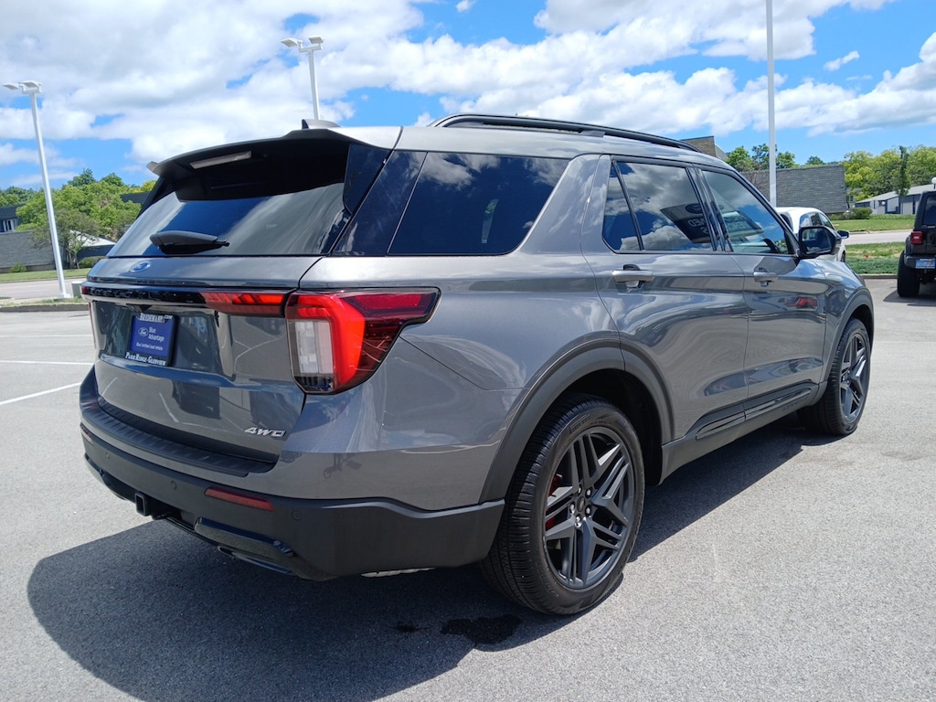 Used 2025 Ford Explorer ST-Line SUV