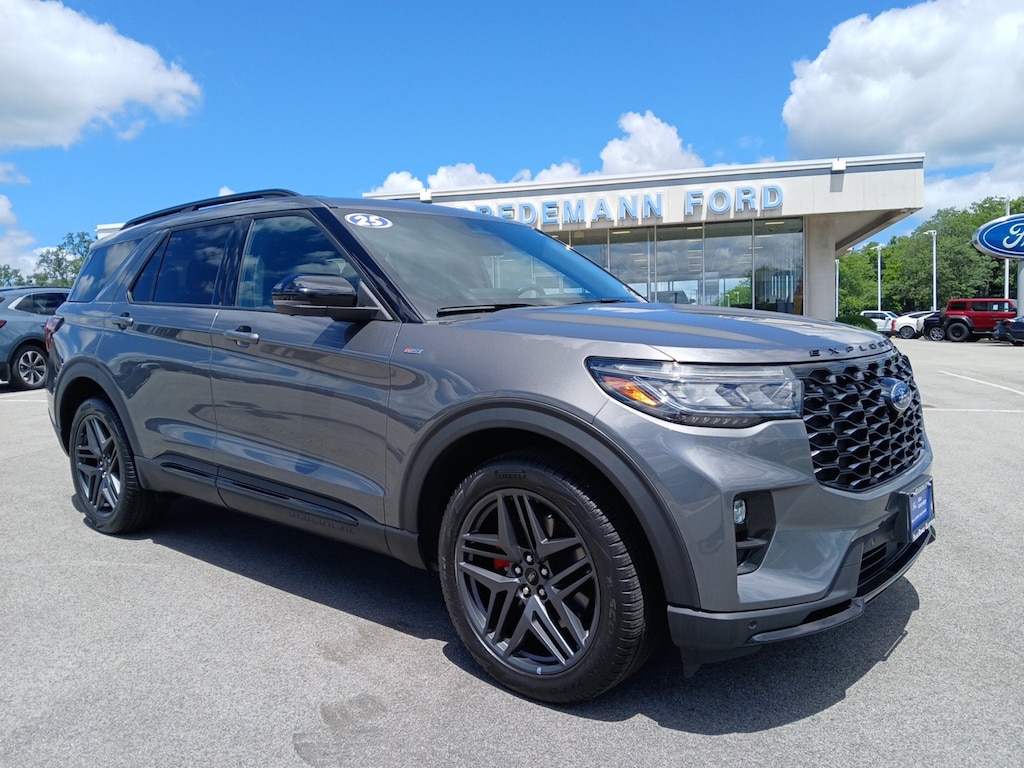 Used 2025 Ford Explorer ST-Line SUV