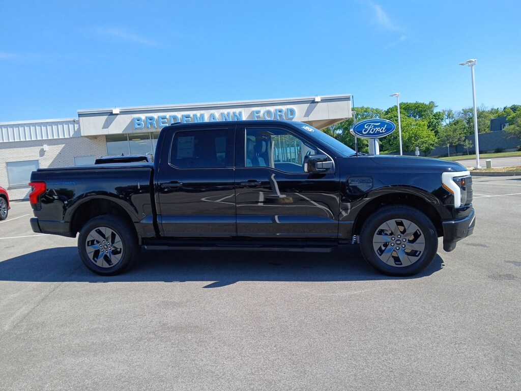 Used 2023 Ford F-150 Lightning LARIAT Truck SuperCrew Cab