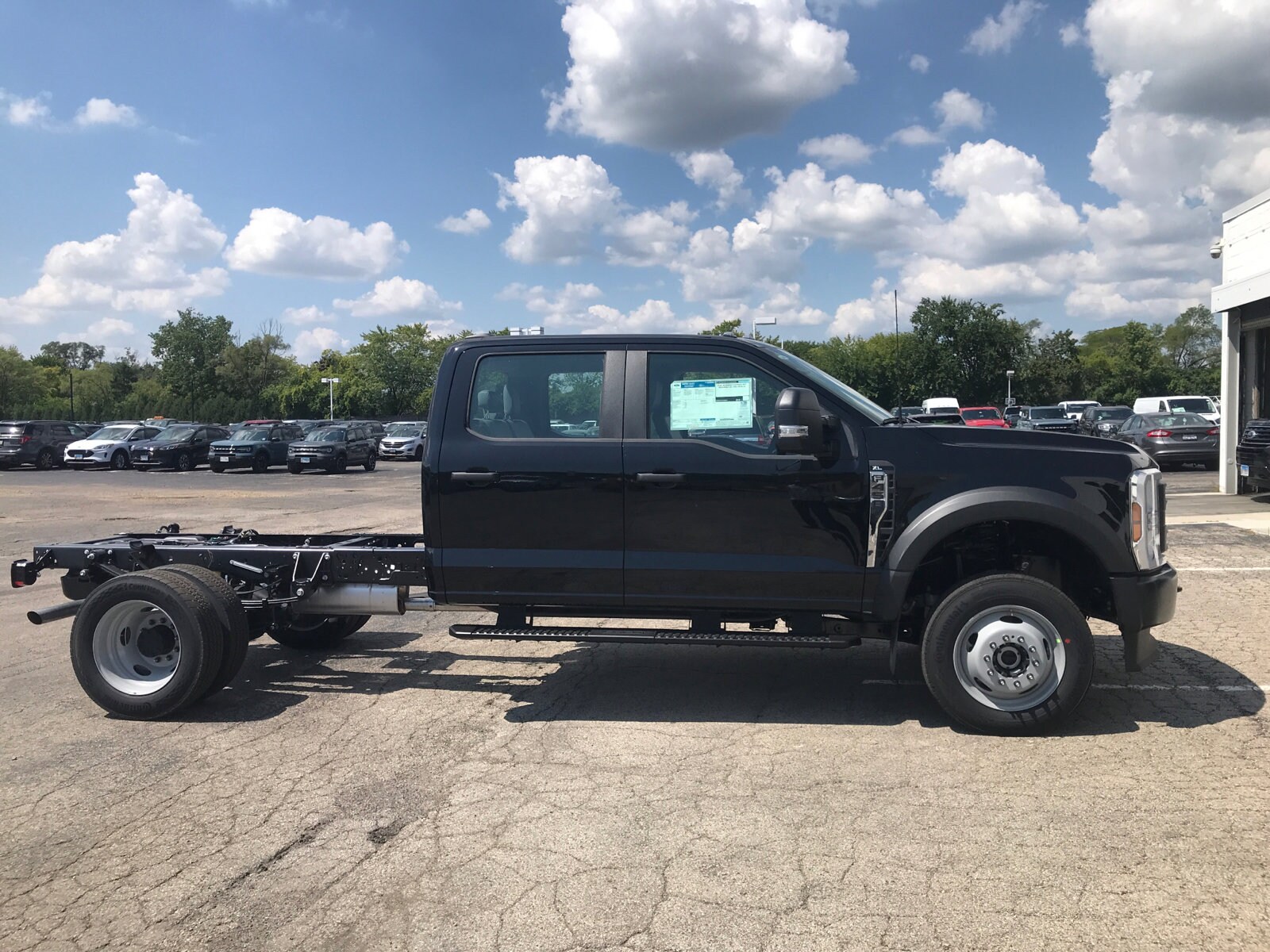 2024 Ford F-450 photo 2