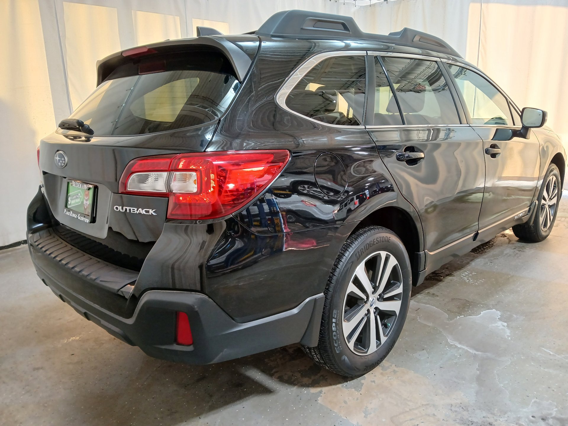 2018 Subaru Outback 2.5i Limited photo 3