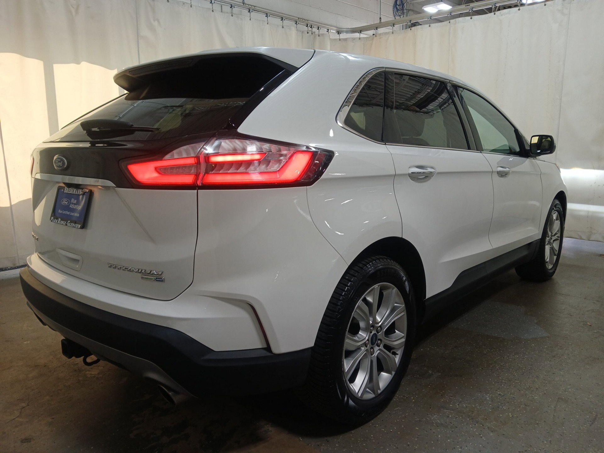 2020 Ford Edge Titanium photo 3