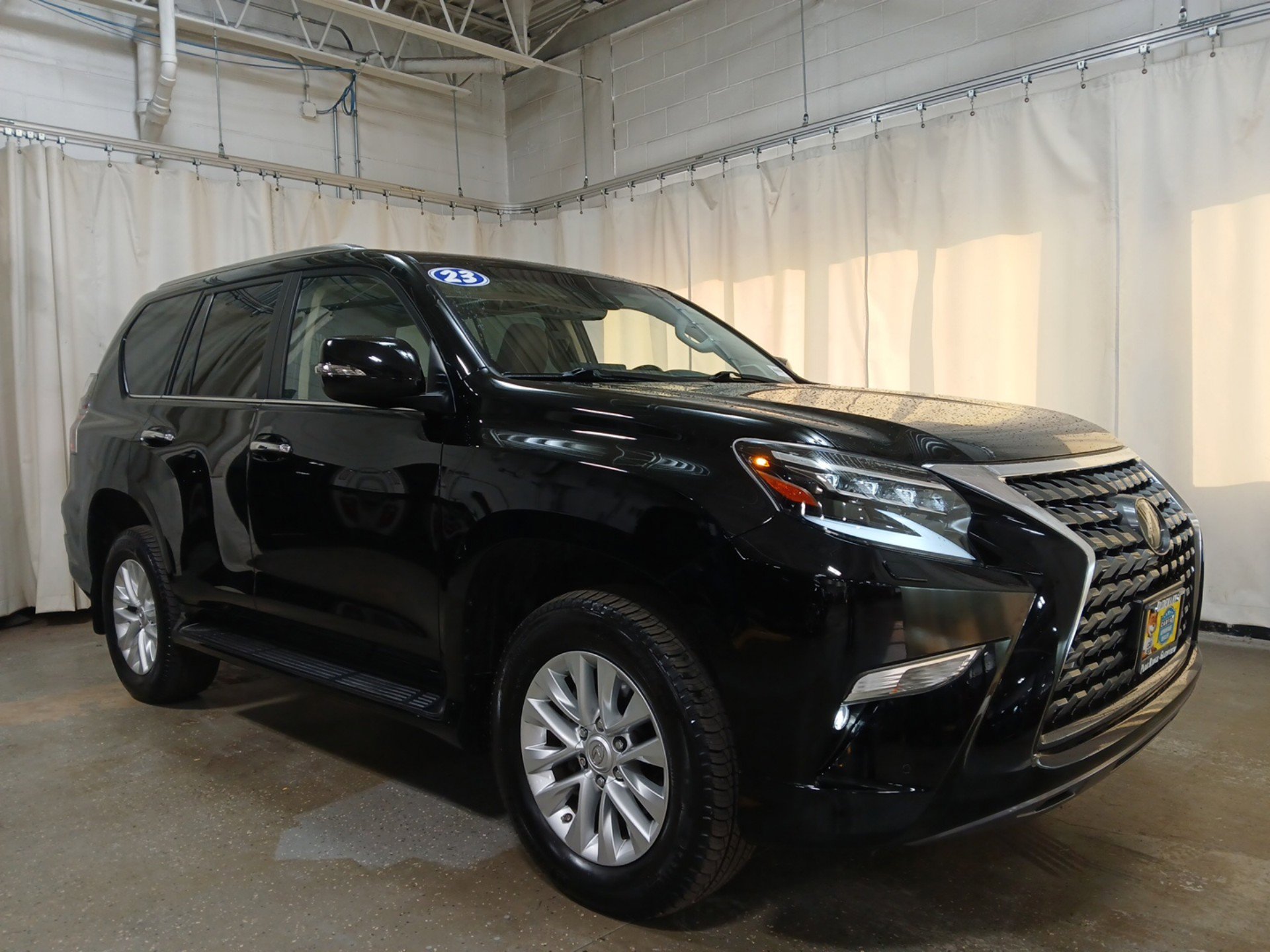 2023 Lexus GX 460 photo 2