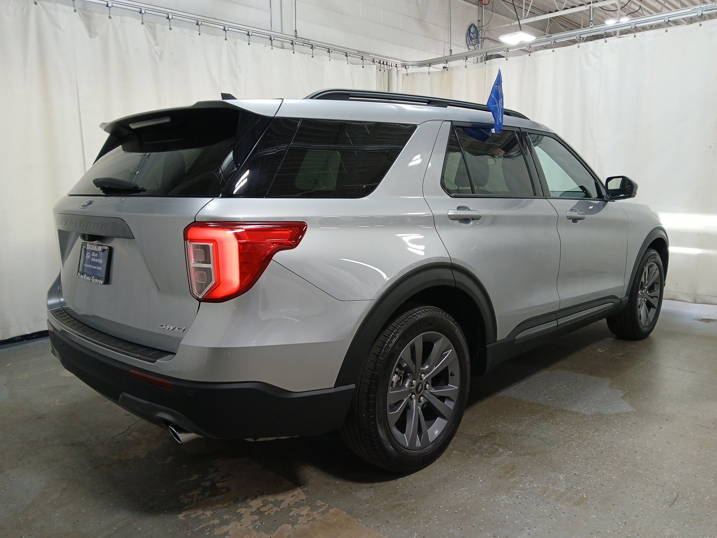 2023 Ford Explorer XLT photo 3