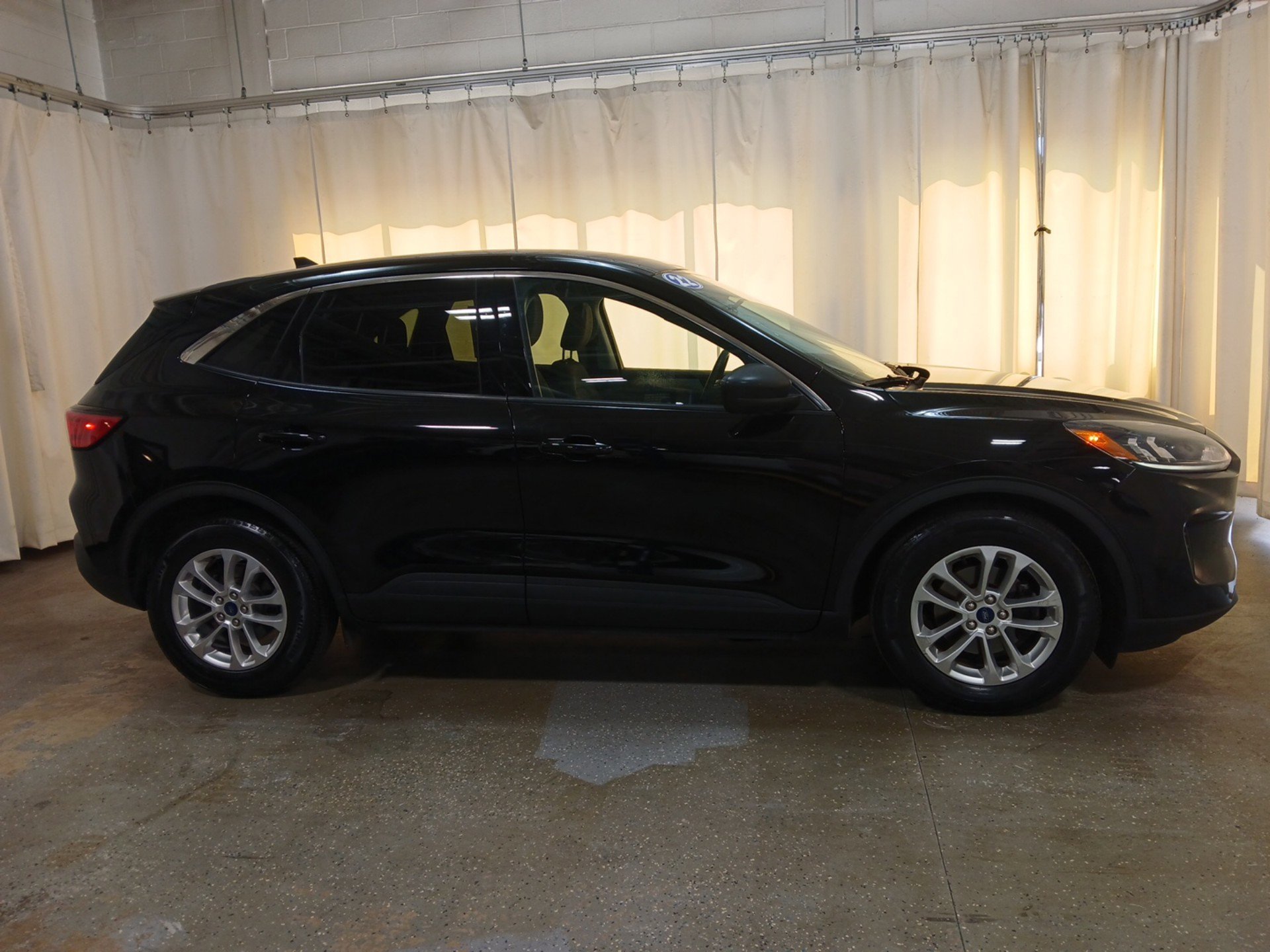 2022 Ford Escape SE photo 2
