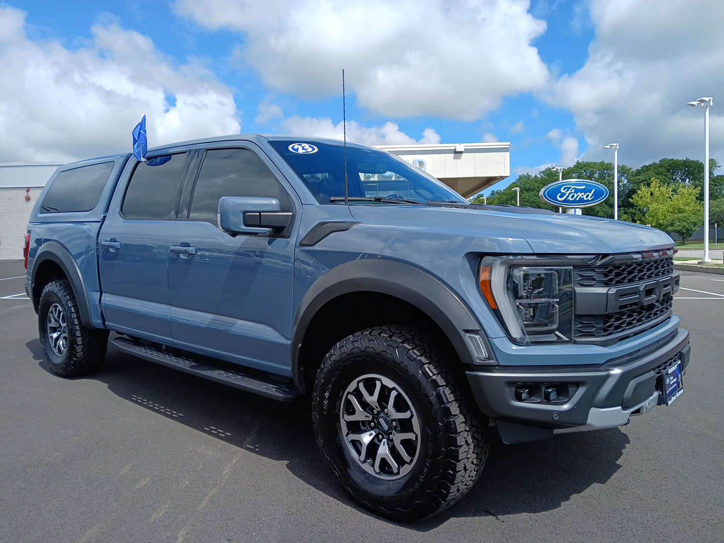 2023 Ford F-150 Raptor photo 2