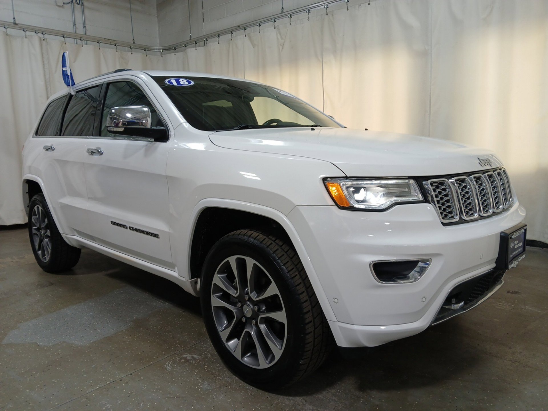 2018 Jeep Grand Cherokee Overland photo 2