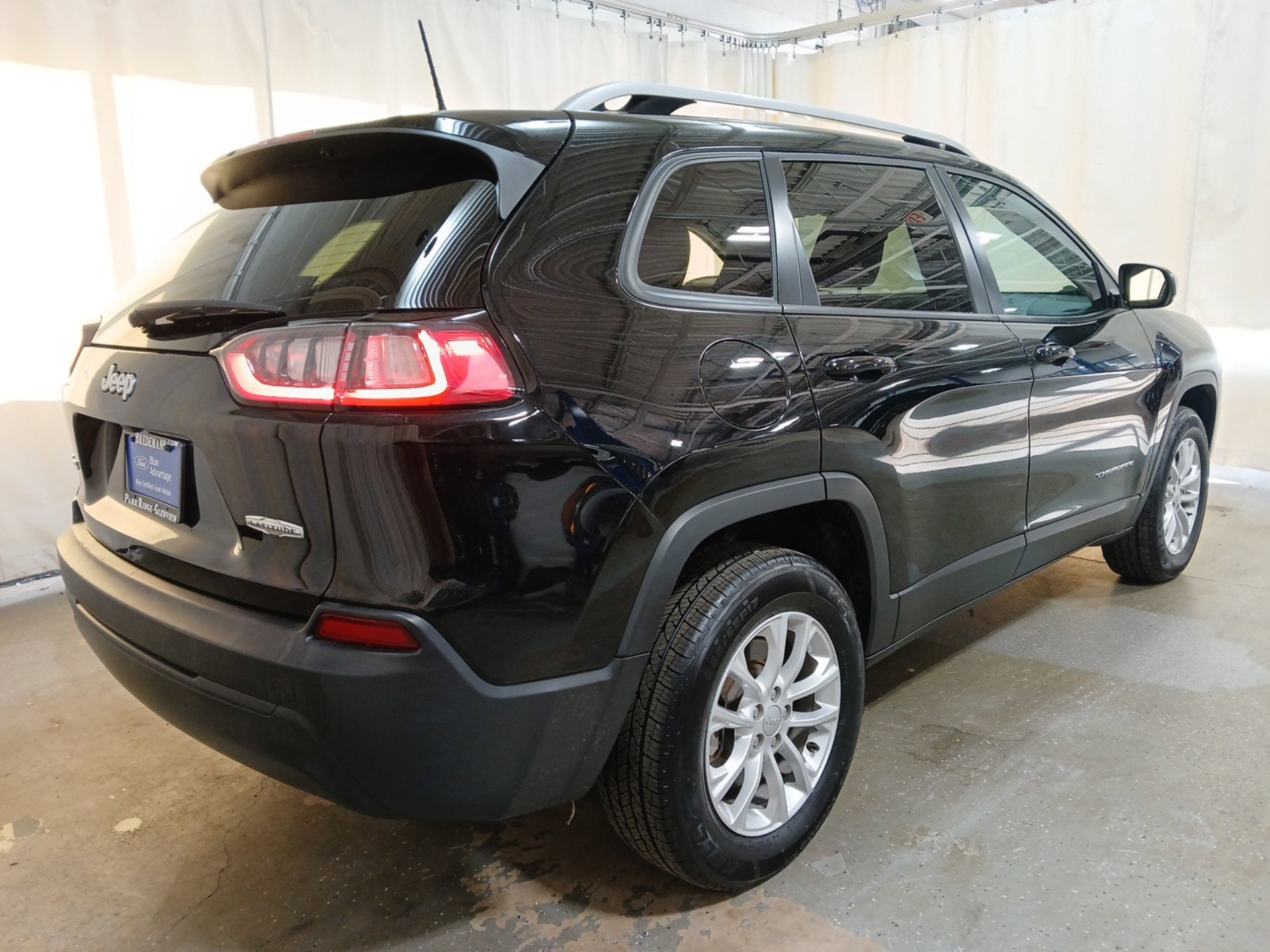 2021 Jeep Cherokee Latitude photo 2