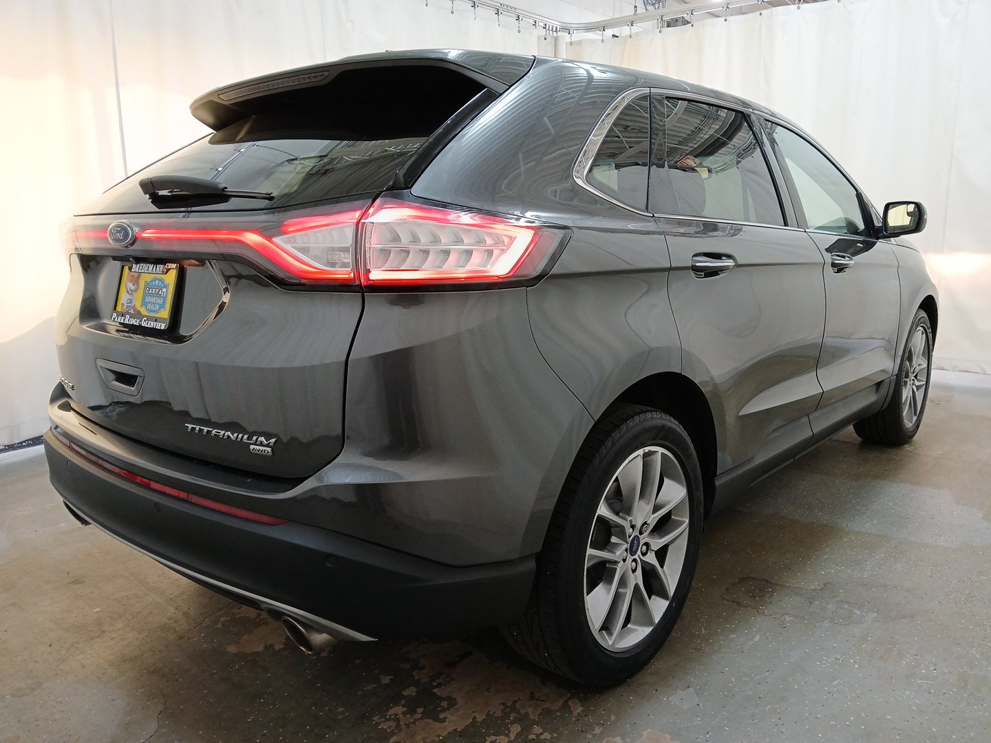 2018 Ford Edge Titanium photo 3