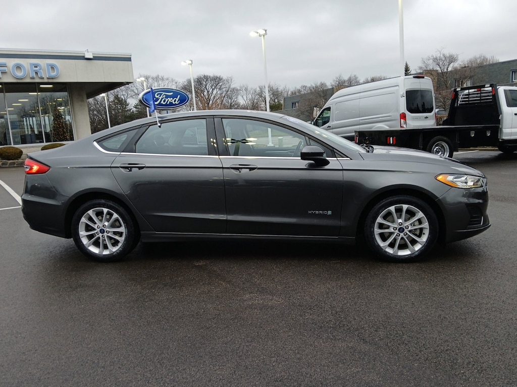 Certified 2019 Ford Fusion Hybrid SE Sedan