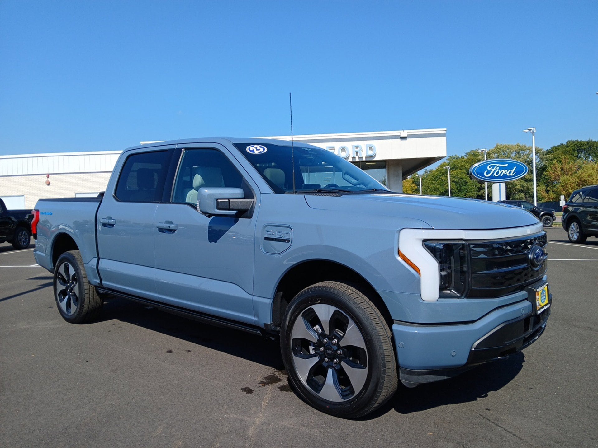 Used 2023 Ford F-150 Lightning Platinum with VIN 1FT6W1EV8PWG25319 for sale in Glenview, IL