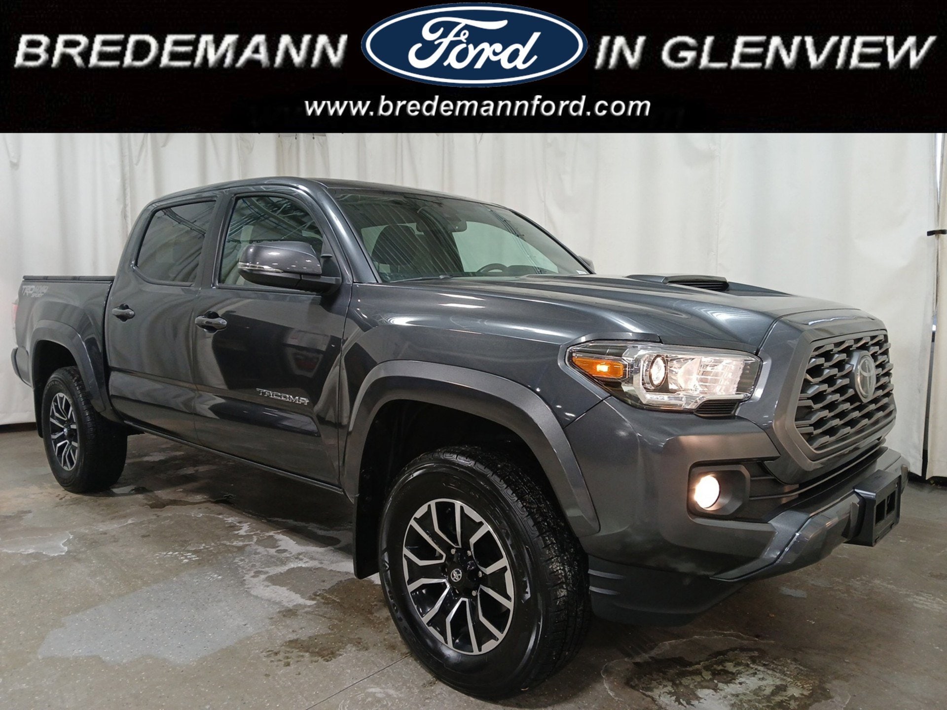 2023 Toyota Tacoma TRD Sport's photo