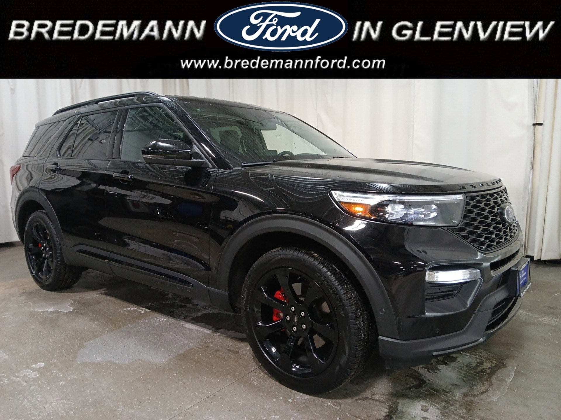 2023 Ford Explorer ST's photo