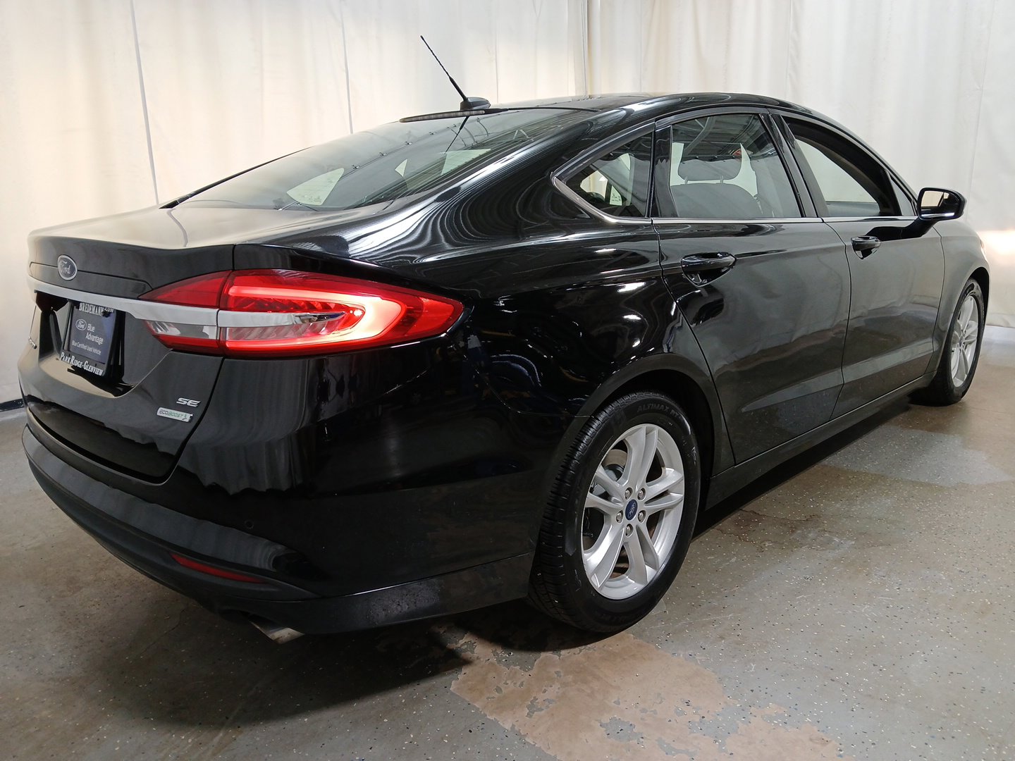 2018 Ford Fusion SE photo 4