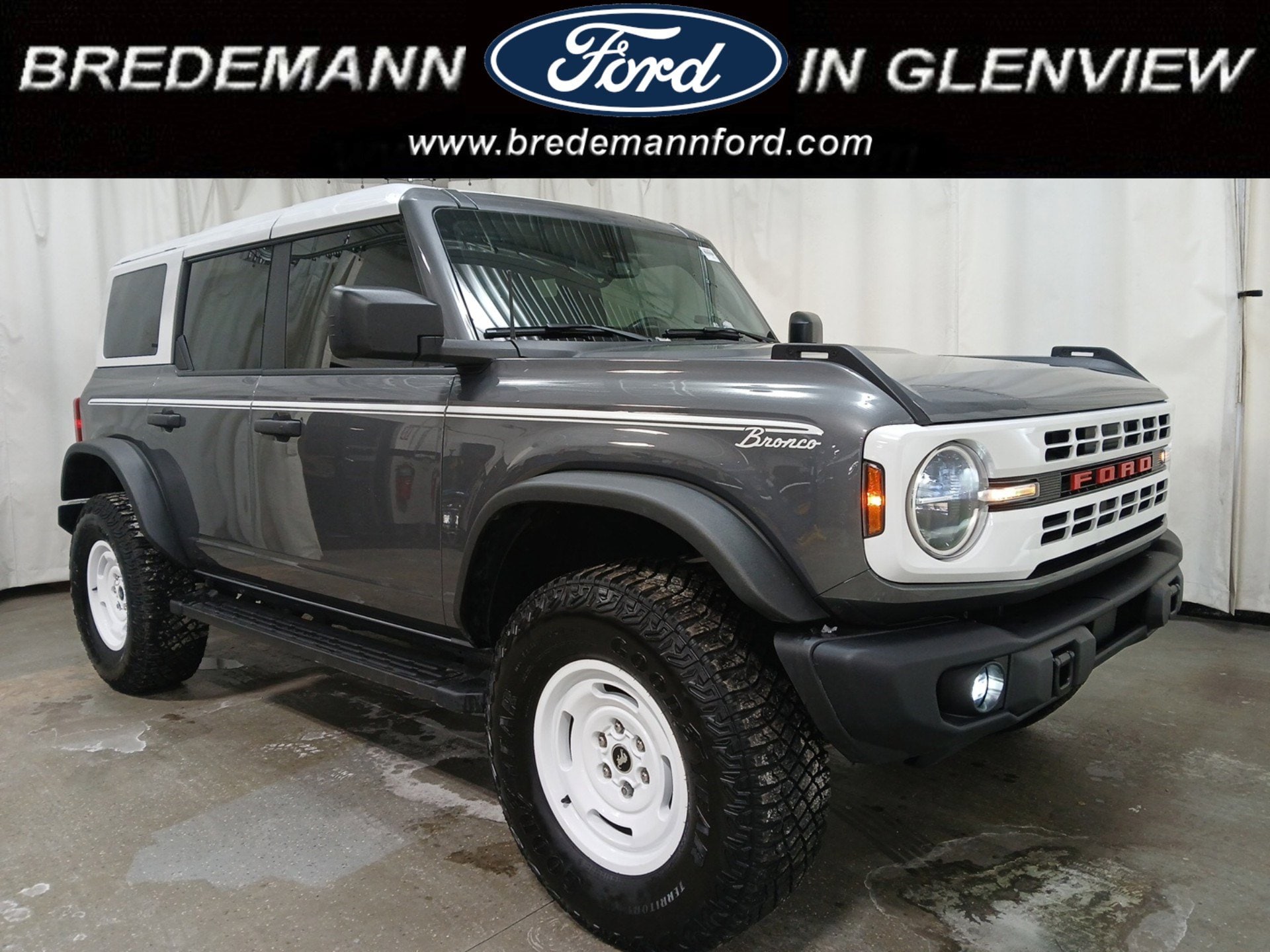 2024 Ford Bronco 4-Door Heritage Editon's photo