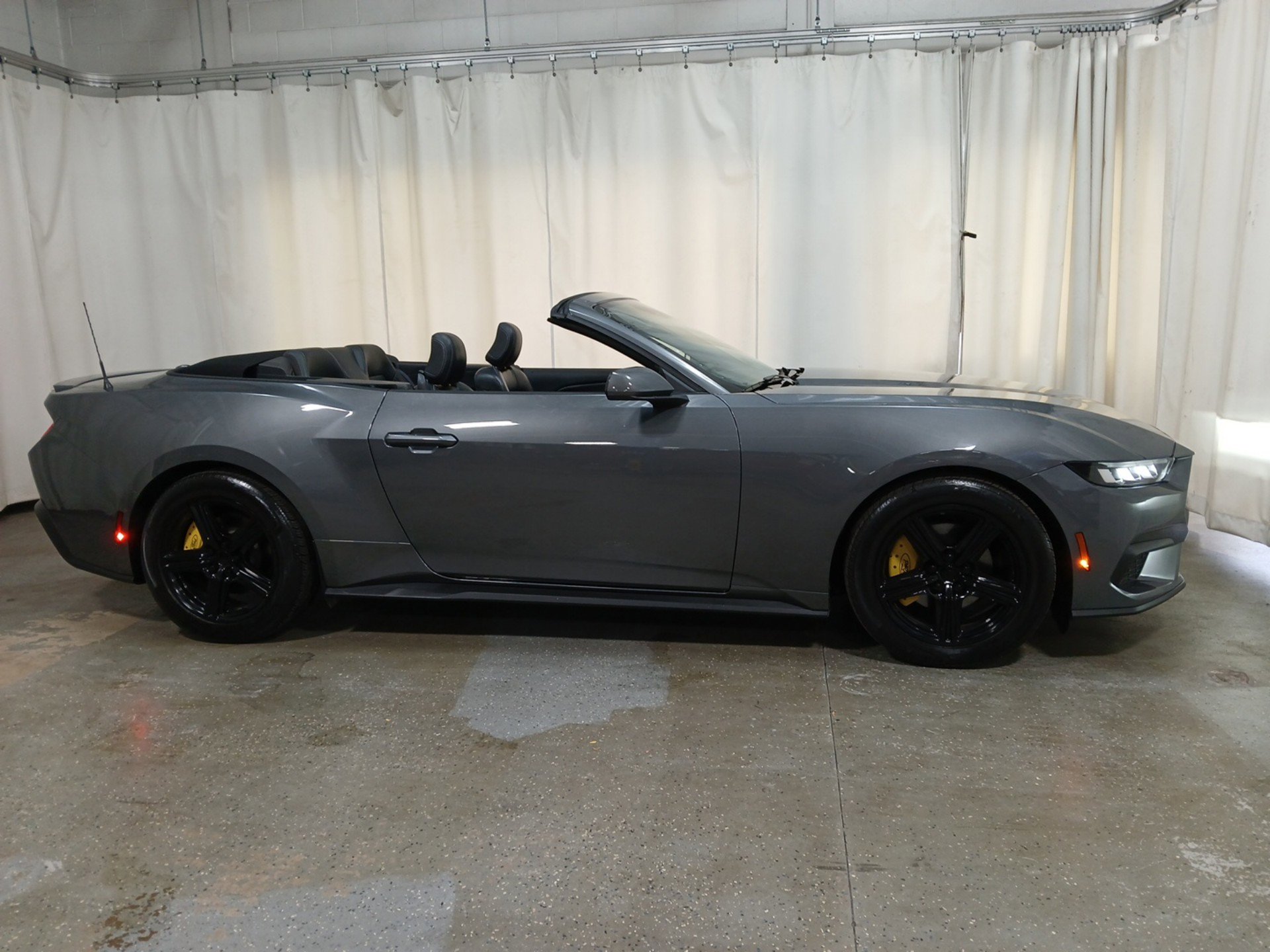 2024 Ford Mustang Convertible photo 3