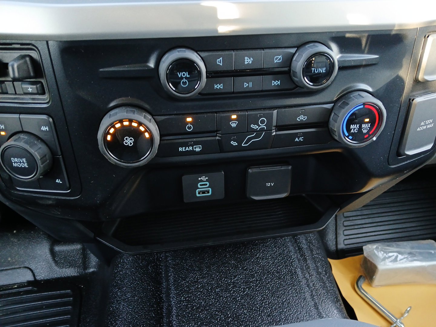 2024 Ford F-450 Super Duty Chassis Cab XL - Photo 13