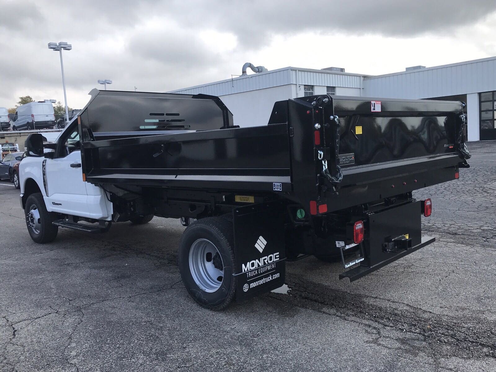2023 Ford F-350 photo 4