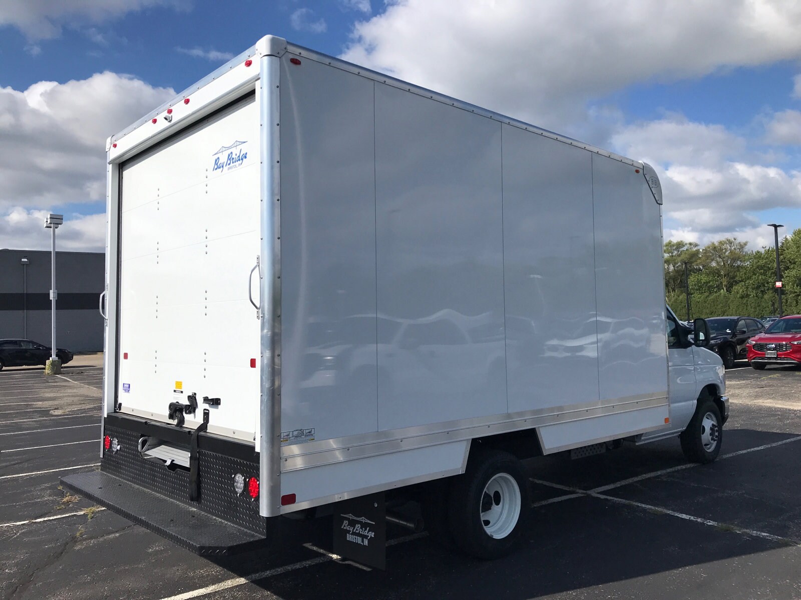 2025 Ford E-350 photo 3