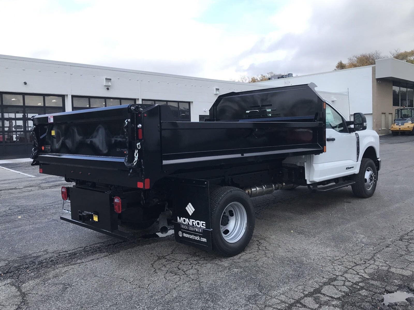 2023 Ford F-350 photo 3